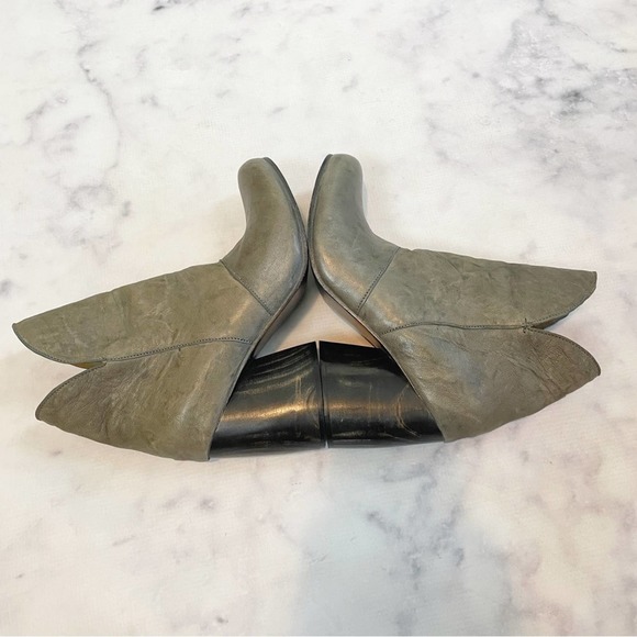 Colleen Cordero Gray Chunky Heel Leather Booties - Picture 7 of 10